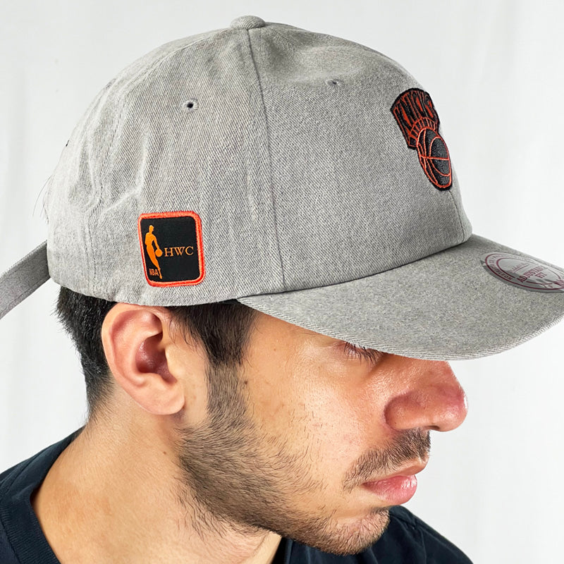 Mitchell & Ness New York Knicks Strapback Cap