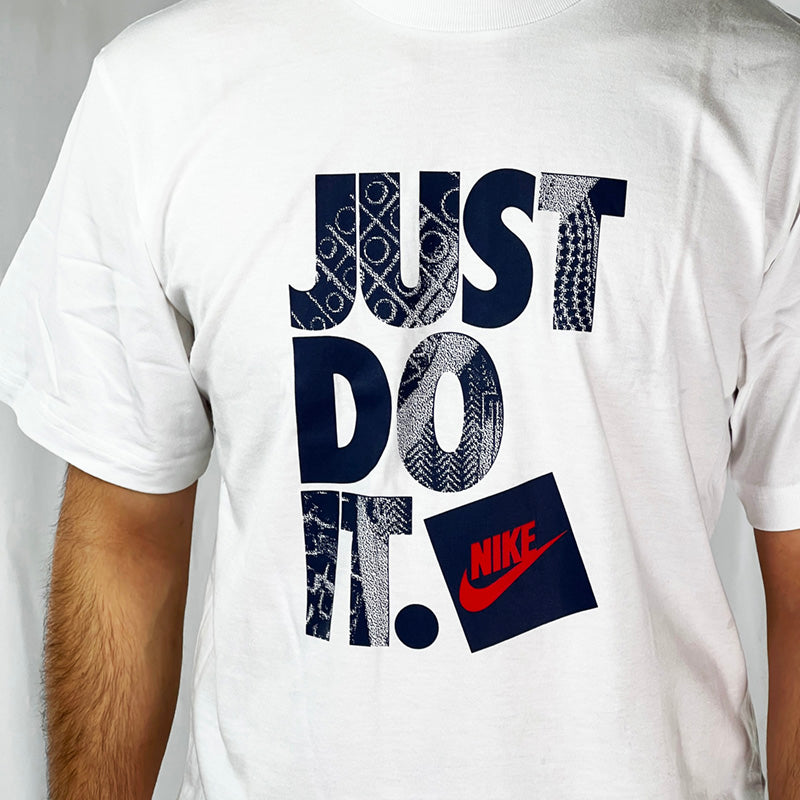 Vintage Nike Just Do It T-Shirt in White