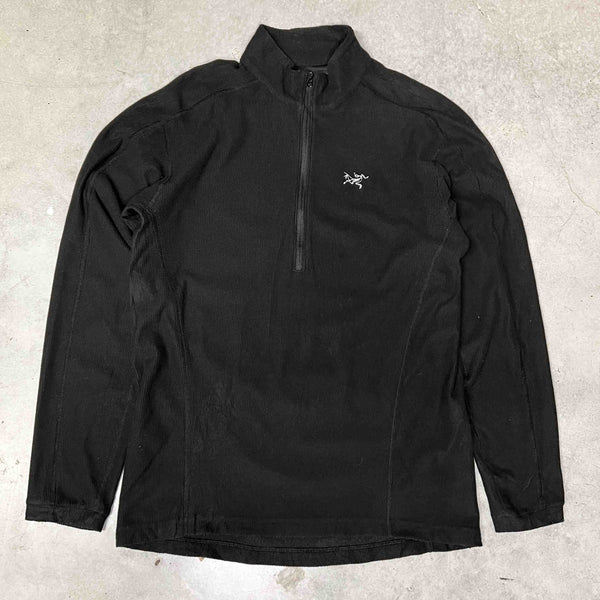 Vintage Arc'teryx 1/2 zip sweatshirt in black  Condition: Good  - Size on Tag: Medium Measurements: Pit to Pit: 21 Inches Length: 27.5 Inches