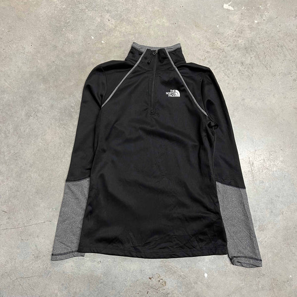 Women's Vintage The North Face sweatshirt in black with 1/2 zip closure. Size on tag: Small Measurements:  Pit to Pit: 18 inches  Length: 25.5 inches