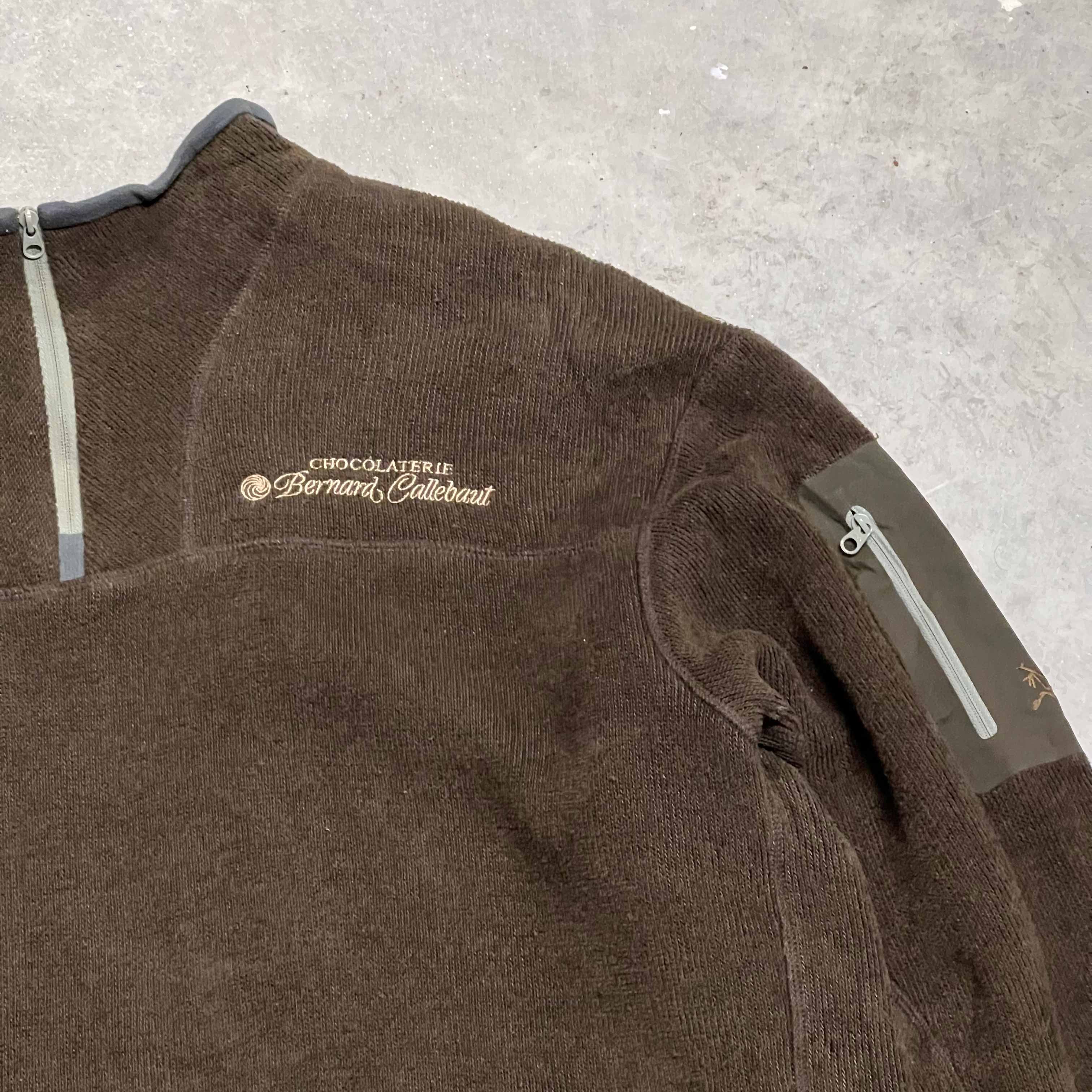Vintage Arc'teryx Sweatshirt in Brown