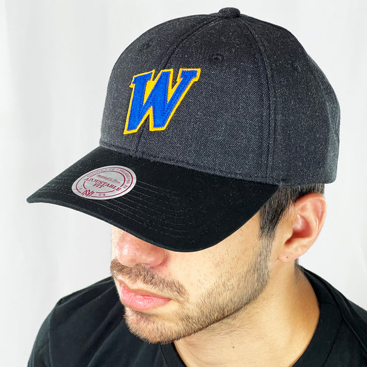 Support the NBA Golden State Warriors basketball team with this low profile snapback cap. Finished in grey and paired with a black curved visor, the fitted crow features the 'W' for Warriors fully fitted for your complete comfort in a range of sizes. Mitchell & Ness embroidery to rear Colour: Grey Brand New with Tags - Size on Tag: One Size