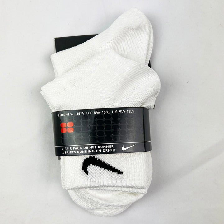 2 Per Pack Y2k Deadstock Vintage Nike Dri-Fit Runner Socks in white with black swoosh. Colour: White  Brand New with Tags -  Size on Tag: 8.5 - 10.5