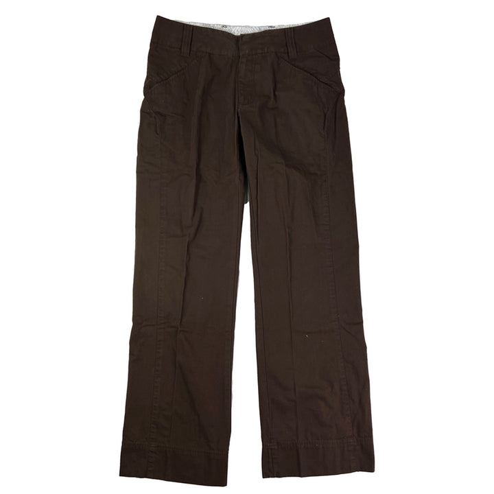 2008 Women's Deadstock Vintage Nike ACG Trousers in Brown. Nike ACG branding. Pockets to front and rear. Button closure to waist. - Materials: 100% Cotton - Colour: Brown Brand New with Tags - Size on Tag: UK 14 Measurements: Length: 41 Inches Inseam: 32.5 Inches
