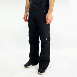 Y2K Women's Deadstock Vintage Nike ACG Cargo Ski Pants in hot pink with Nike ACG branding. Storm-Fit technology. Light insulation fleeced inner layer. Zip pockets to sides. Boot gaiters. Belt loops for belt adjustment. - Materials: Nylon - Colour: Black Brand New with Tags