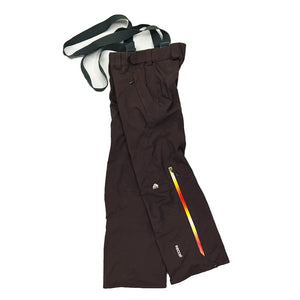 Y2K Women's Deadstock Vintage Nike ACG cargo ski pants in brown with Nike ACG branding. Recco technology an avalanche rescue system which utilises advanced radar technology to make a quick location of an avalanche victim possible. Fleeced inner layer. Zip pockets to sides and cargo pockets. Boot gaiters. Belt loops for belt adjustment. Removeable suspenders. - Materials: Nylon/Polyester - Colour: Brown Brand New with Tags - Size on Tag: XS Measurements: Length: 40 Inches Inseam: 31 Inches Waist: GB 6/8